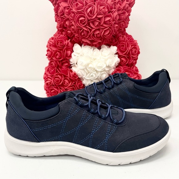 New Clarks Cloudsteppers blue slip on sneakers shoes size 8 - Picture 2 of 8